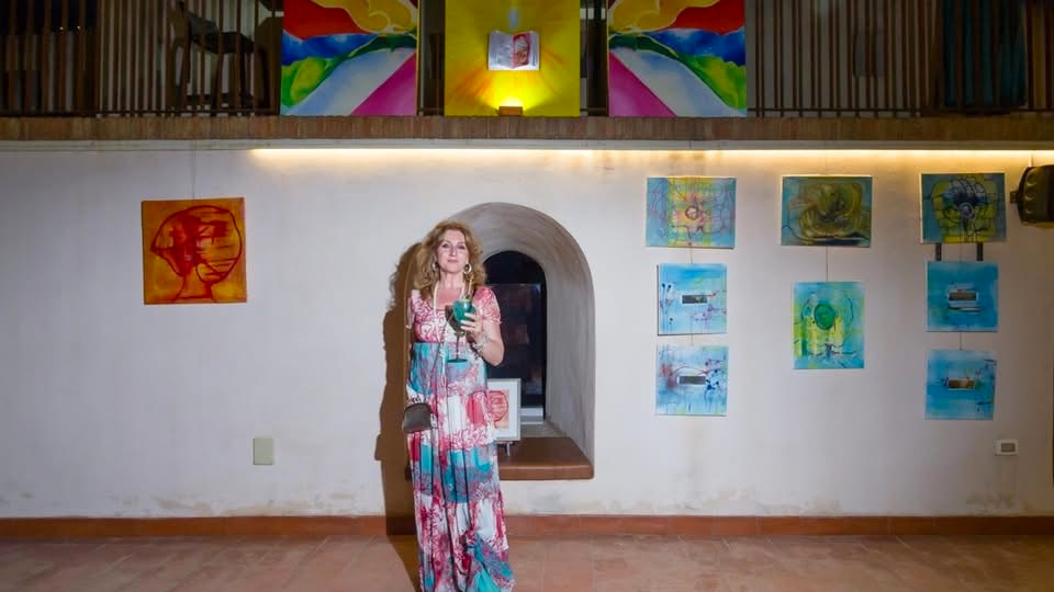 Esposizione di quadri all'interno della Torre del Cupo